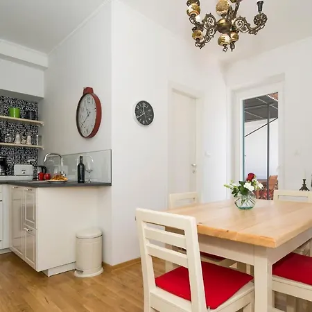 Apartment Classy W Terrace In The Heart Of