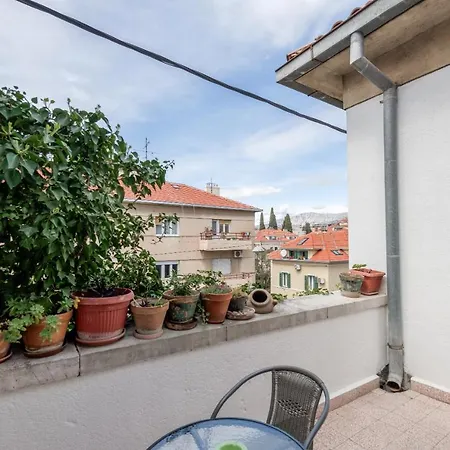 Classy W Terrace In The Heart Of Apartment Split